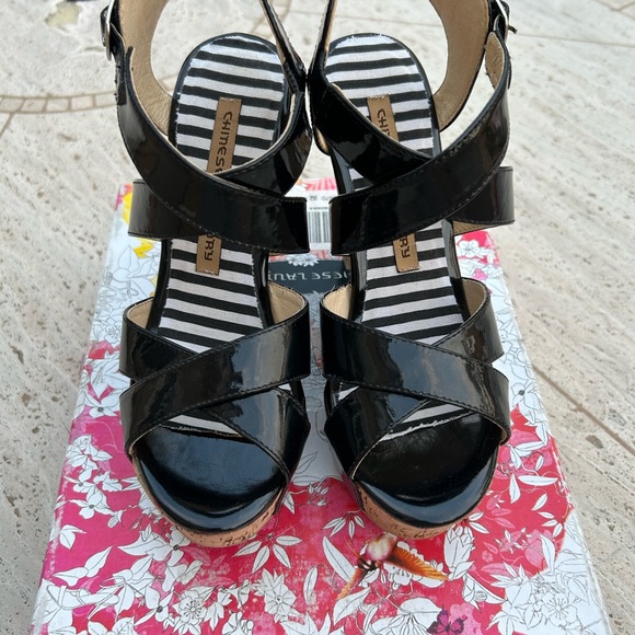 ✨NEW✨Black Patent Leather Wedge Sandals Size 6.5 from Victoria’s Secret - Picture 11 of 15